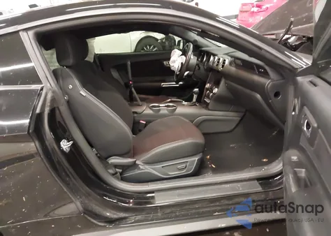 2021 Ford Mustang Ecoboost Fastback z USA, uszkodzony, nr VIN 1FA6P8TH2M5140233